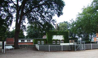 Besuch der Galopprennbahn Hoppegarten - Waagenhaus